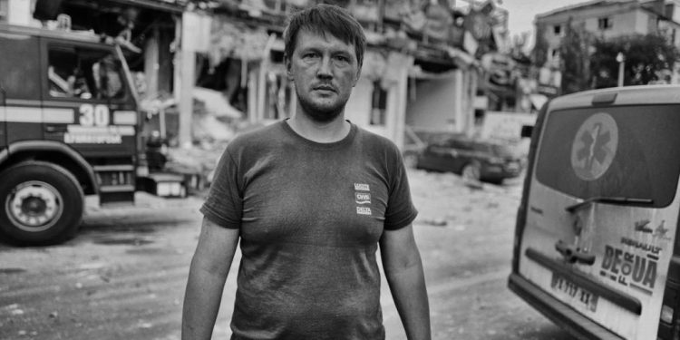 Dmytro Kovalchuk after the explosion of a russian missile in Kramatorsk