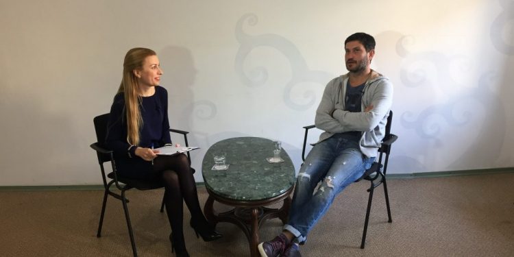 2018 year. Viktoriya records an interview with Ukrainian actor and film director Akhtem Seitablaev.