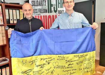 IFJ General Secretary Anthony Bellanger with NUJU President Sergiy Tomilenko at IFJ headquarters in Brussels, Belgium. Photo: IFJ