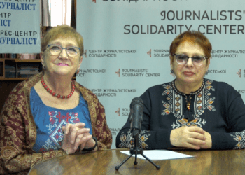Nataliya Kuzmenko and Valentyna Manzhura at the Journalists' Solidarity Center of NUJU during the broadcast