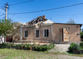 Nikopol journalist Viktor Artemenko's house was hit by a russian shell for the second time after it had undergone restoration with the assistance of the NUJU and Italian media after the first shelling