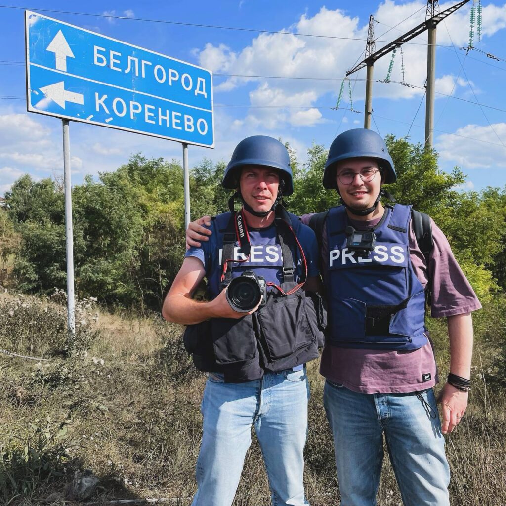 korespondent myroslav liskovych pravoruch ta fotograf kyrylo chubotyn livoruch