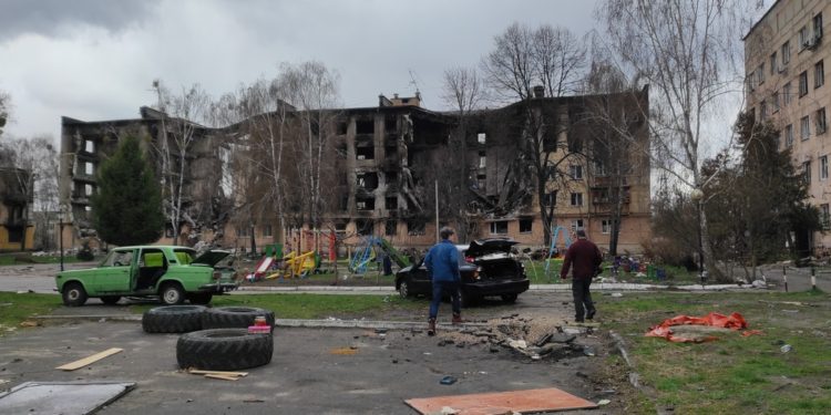 Daily Mail journalists Richard Pendlebury and Jamie Wiseman in the destroyed military town near Antonov Airport, Hostomel, April 2022. PHOTO by Kostiuchenko