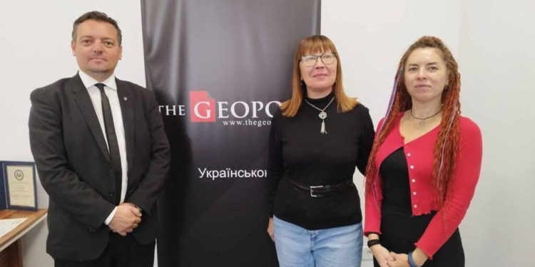 Liudmyla Makei (in the center) with executive producer of The Geopost Gynen Venhari and Ukrainian journalist Tetyana Kraselnykova