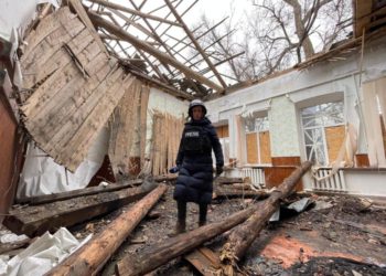 Portuguese journalist Cândida Pinto prepares a report from the front-line zone. Orikhiv, March 2023. Photo by A. Kovalenko