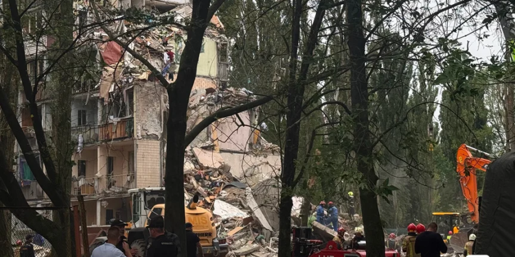Consequences of russian attack in Kyiv's Sviatoshynskyi District, Viktoriya Kolomiyets / Hromadske