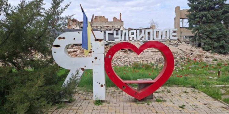 On October 1, the Day of Defenders, the Day of the Protection of the Mother of God, President Volodymyr Zelenskyy signed a decree on awarding Huliaipole the title of Hero City. Photo: Holos Huliaipillia