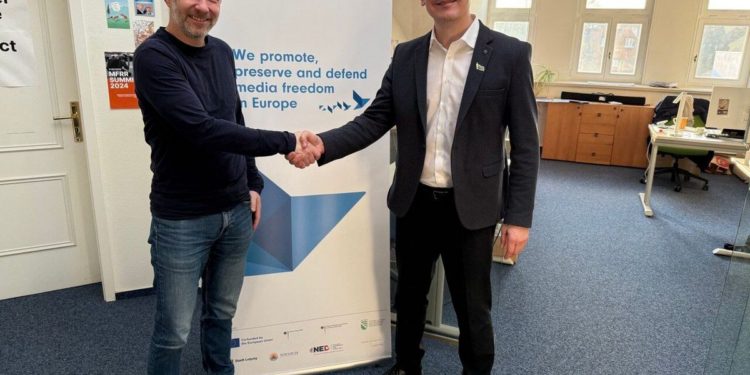 During a meeting with ECPMF Managing Director Andreas Lamm, Sergiy Tomilenko expressed NUJU’s gratitude to the Center’s ongoing cooperation. Photo: LinkedIn / Sergiy Tomilenko