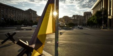 Ukrainian flag on Independence Square [Maidan Nezalezhnosti] in Kyiv, Ukraine (archive image). EPA-EFE / Oleh Petrasiuk
