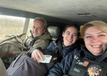 Unity of words and deeds: Zaporizhzhia journalists support their military colleagues 5 Somewhere along the roads leading to the East. Andrii Andriyenko with journalists Yevheniya Nazarova and Hanna Lohvinenko