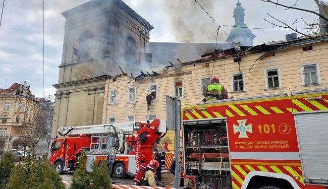 Journalism Under Fire: Massive Drone Strikes Hit Media Workers Across Ukraine 1 Aftermath of the strike on the historic center of Lviv, the unofficial capital of western Ukraine. Photo: Getty Images