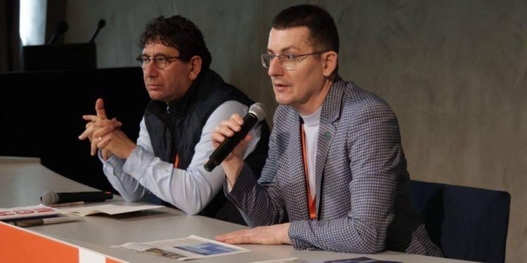 At the Voices – European Festival of Journalism and Media Freedom in Florence, the President of the National Union of Journalists of Ukraine (NUJU), Sergiy Tomilenko, and the representative of the Palestinian Journalists Syndicate Yousef Habash held a joint discussion — the first in this format