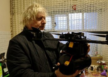 UK’s Ex-Prime Minister preparing material for Daily Mail near the front line. Photo by Andrii Andriienko