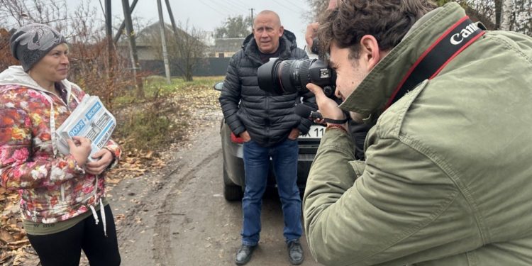 Local journalists from the Kharkiv region at work. Photo: G. Chernenko