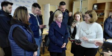 Following parliamentary hearings, Ukrainian MPs contribute funds for drone detector for frontline journalists 2 Earlier this May, Ukrainian Members of Parliament led by the Chair of the Temporary Parliamentary Investigative Commission Yevheniia Kravchuk visited the Journalists’ Solidarity Center in Dnipro and pooled their own funds to purchase a practical safety tool for journalists working under the threat of Russian drone attacks