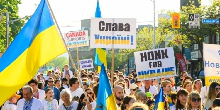 On May 21, a record-breaking Vyshyvanka parade will take place in Toronto — a chance to be a part of history! 1 hoda u vyshyvankah u toronto 2026 1536x1024 1